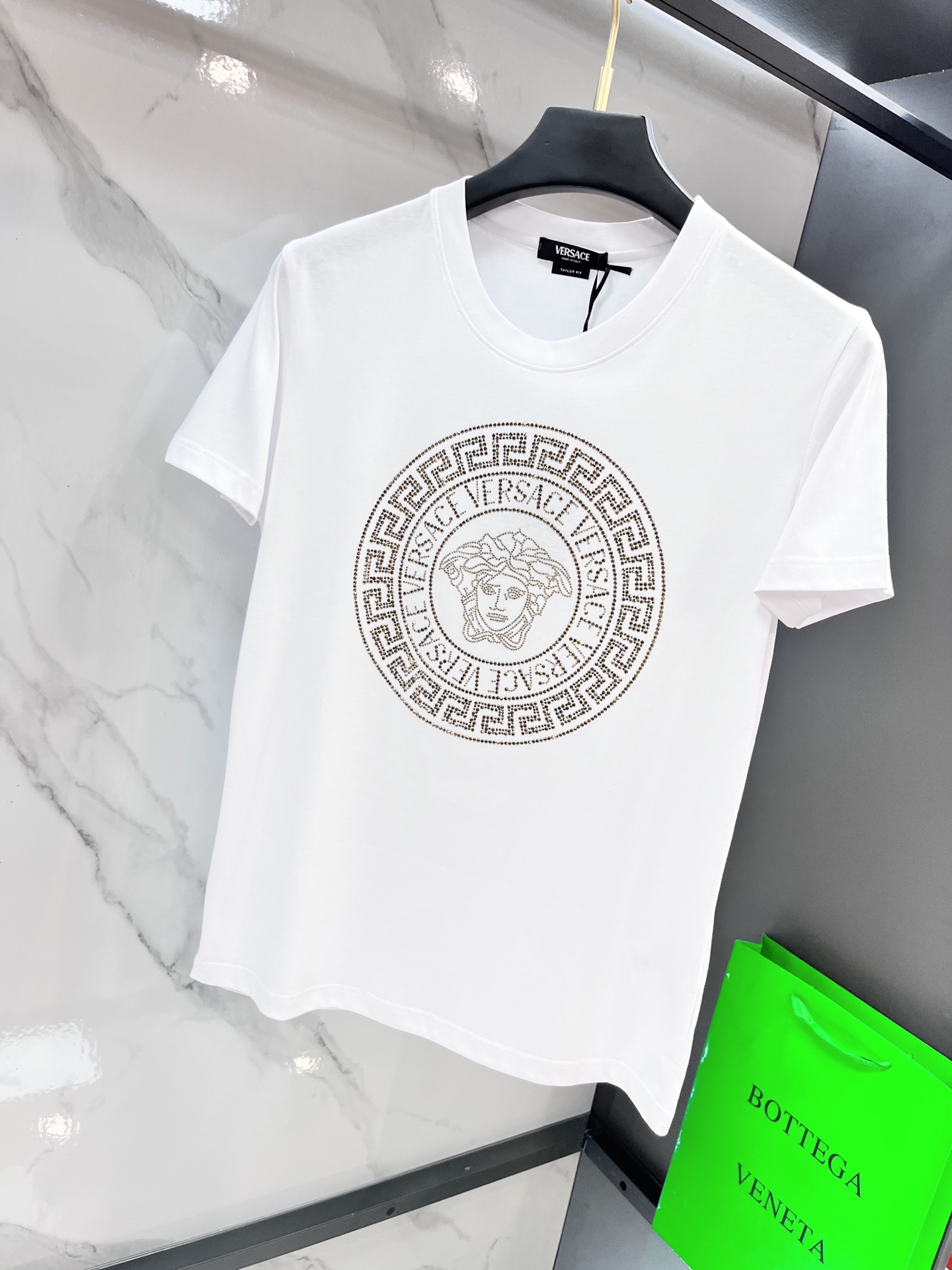 范思哲 2025春夏装欧洲GW专柜新款 走秀网红款定制 顶级原单时尚休闲短袖T恤。25ss潮人网红必备单