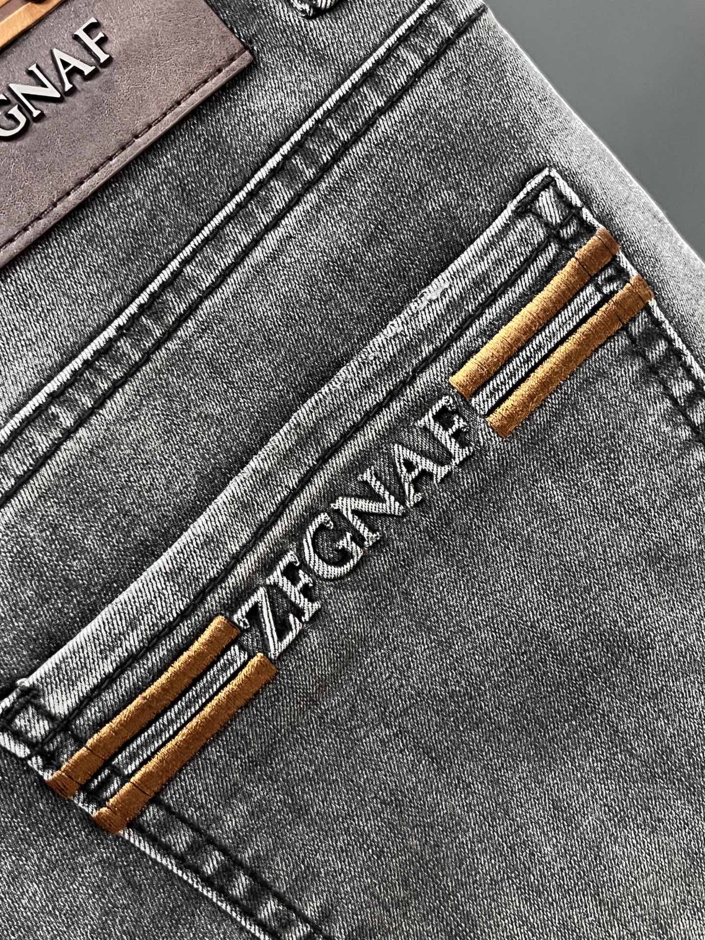 杰尼亚 2025SS早春新品薄款重工休闲牛仔裤👖，进口优质水洗弹力面料，上身舒适透气有弹力，客供五金辅料