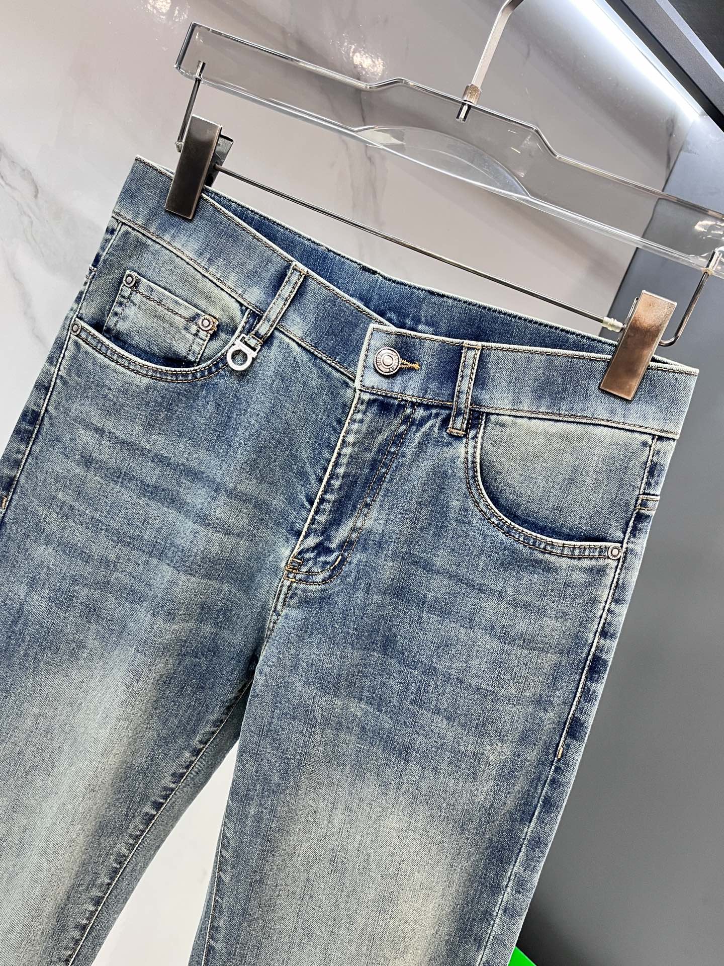 High-quality Water-washed Jeans: Feragmu 2025SS Collection, Size 29-38 - 图片 4