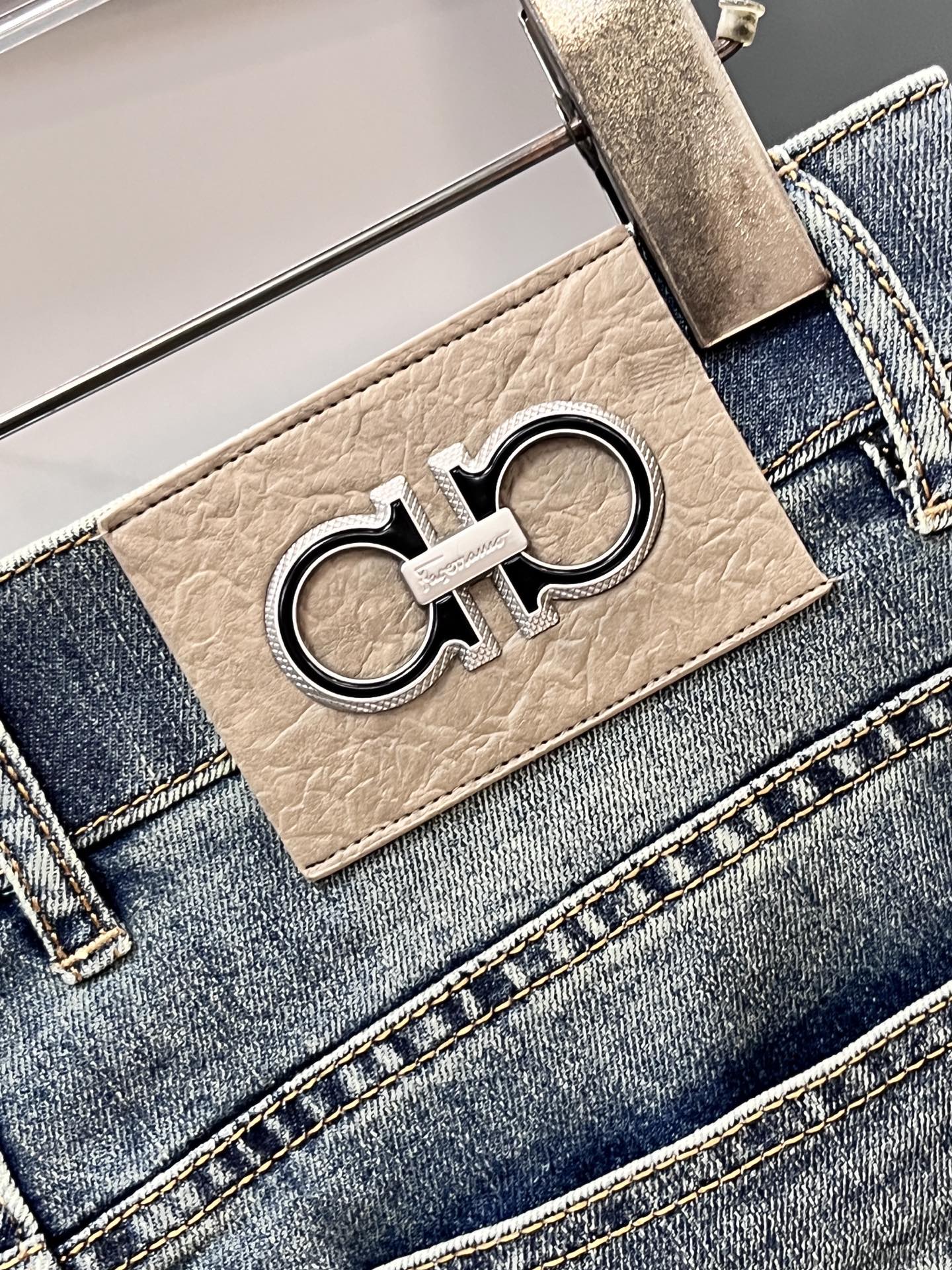 High-quality Water-washed Jeans: Feragmu 2025SS Collection, Size 29-38 - 图片 7