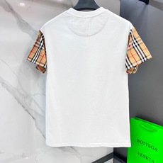巴宝莉 2025新款男士圆领短袖,香港洋行货,重磅级臻品,专柜橱窗主打展现,官网已释图,高端限量系列,视 巴宝莉 2025新款男士圆领短袖,香港洋行货,重磅级臻品,专柜橱窗主打展现,官网已释图,高端限量系列,视