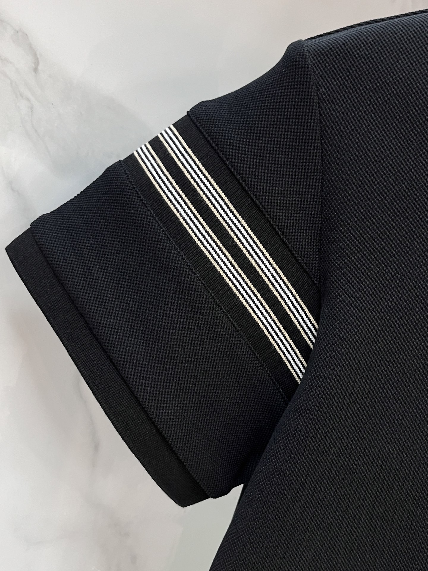 巴宝莉 2025新款高端商务Polo 白领 单位人士必入单品！ 休闲商务翻领短袖，科技面料，体感非常棒，