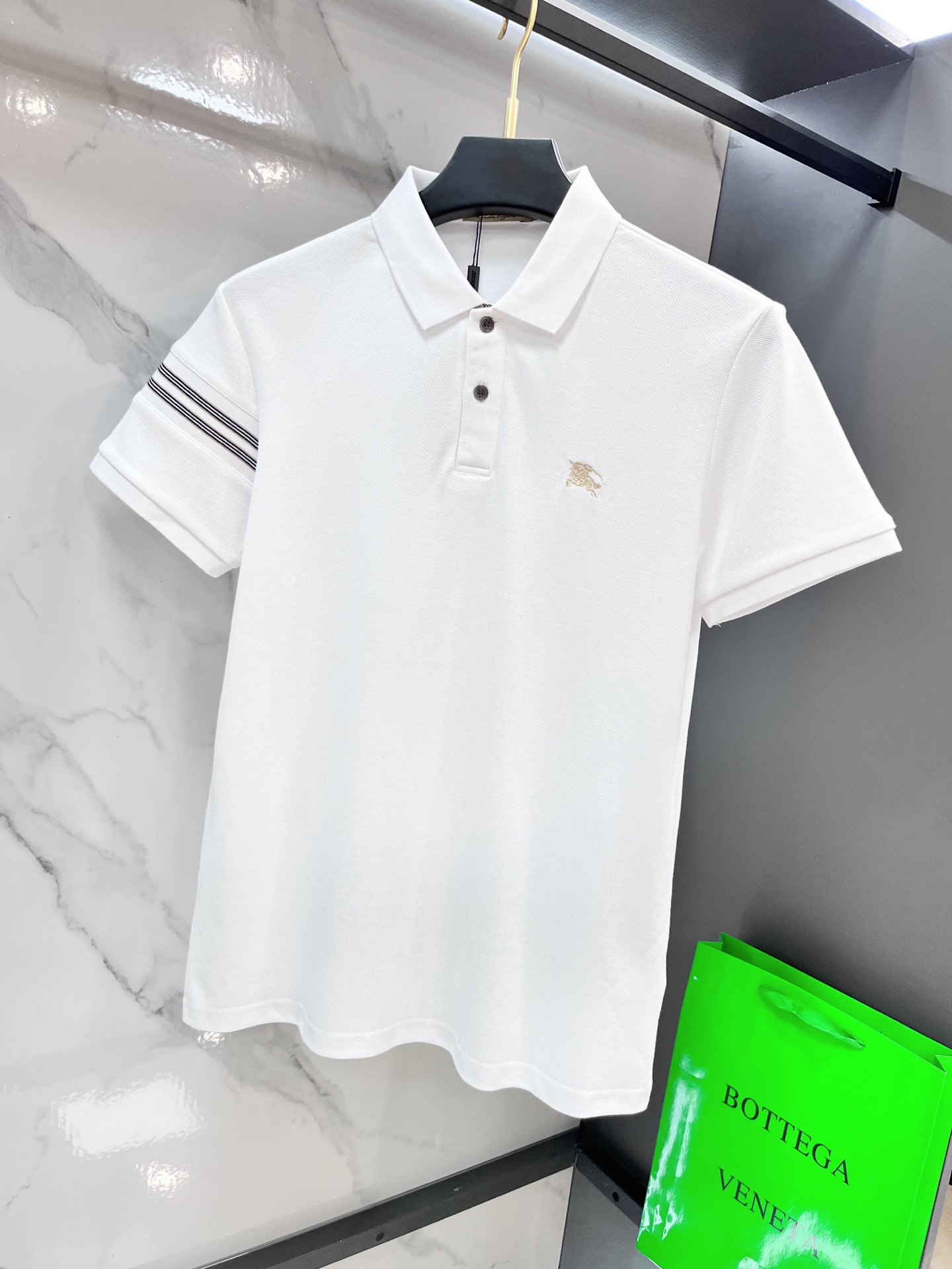 巴宝莉 2025新款高端商务Polo 白领 单位人士必入单品！ 休闲商务翻领短袖，科技面料，体感非常棒，