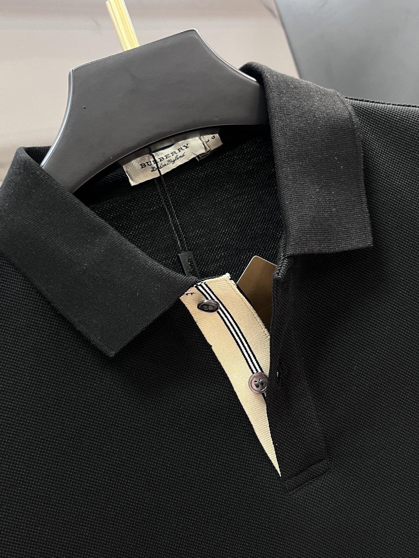 巴宝莉 2025新款高端商务Polo 白领 单位人士必入单品！ 休闲商务翻领短袖，科技面料，体感非常棒，