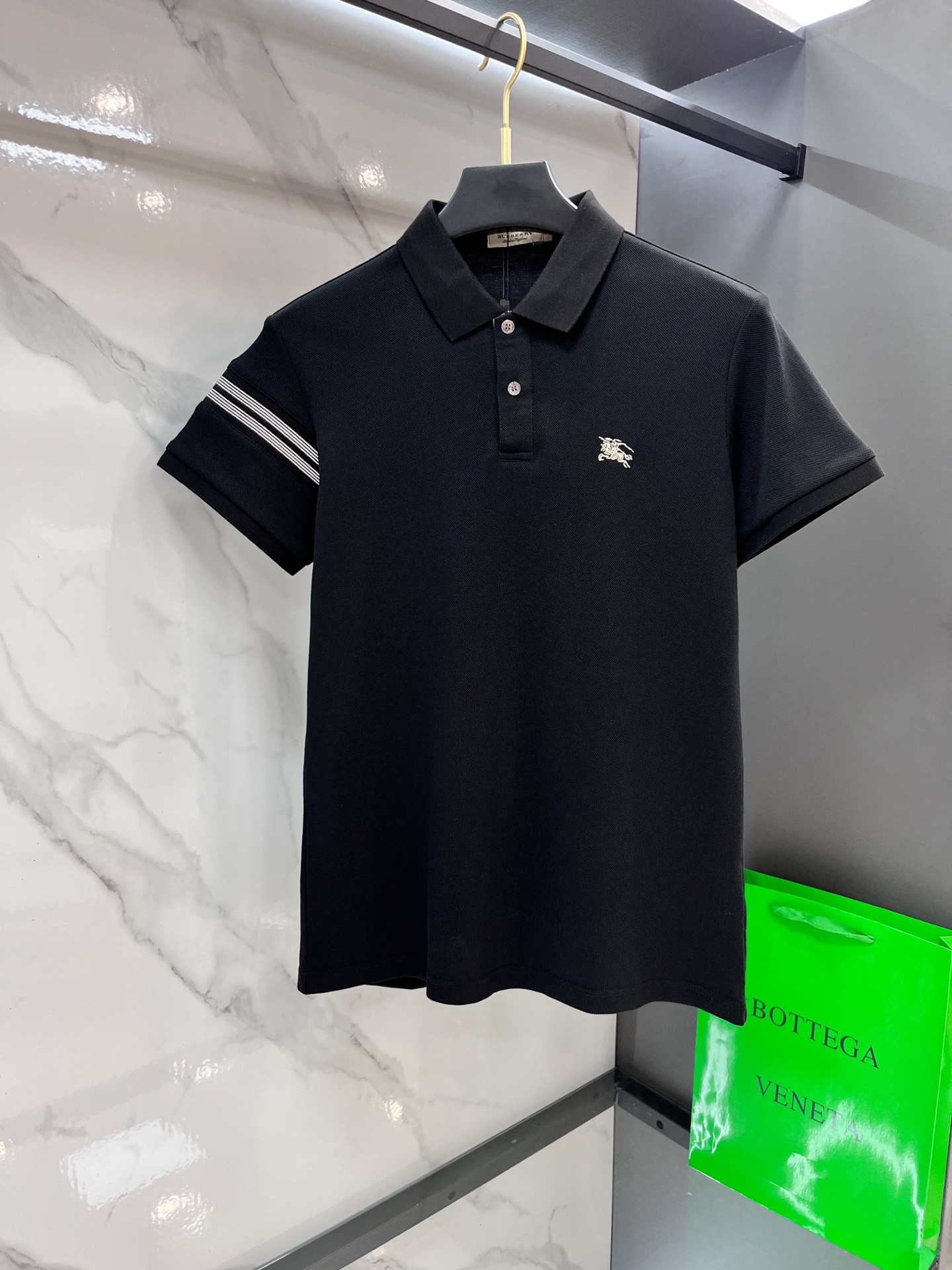 巴宝莉 2025新款高端商务Polo 白领 单位人士必入单品！ 休闲商务翻领短袖，科技面料，体感非常棒，