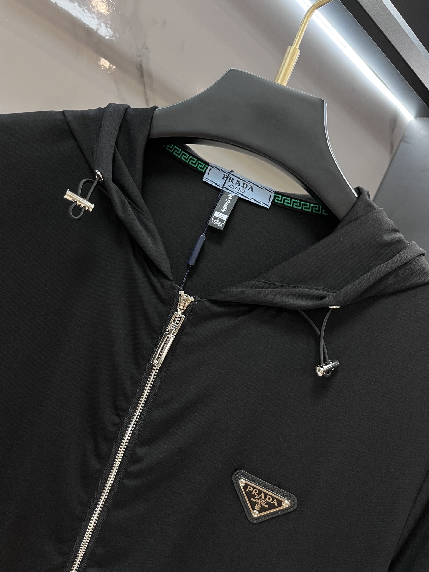 “Prada 2025 Multi-Time Wear Zipper: Classic Brand Letter Label for Foreign Trade Orders” - 图片 6