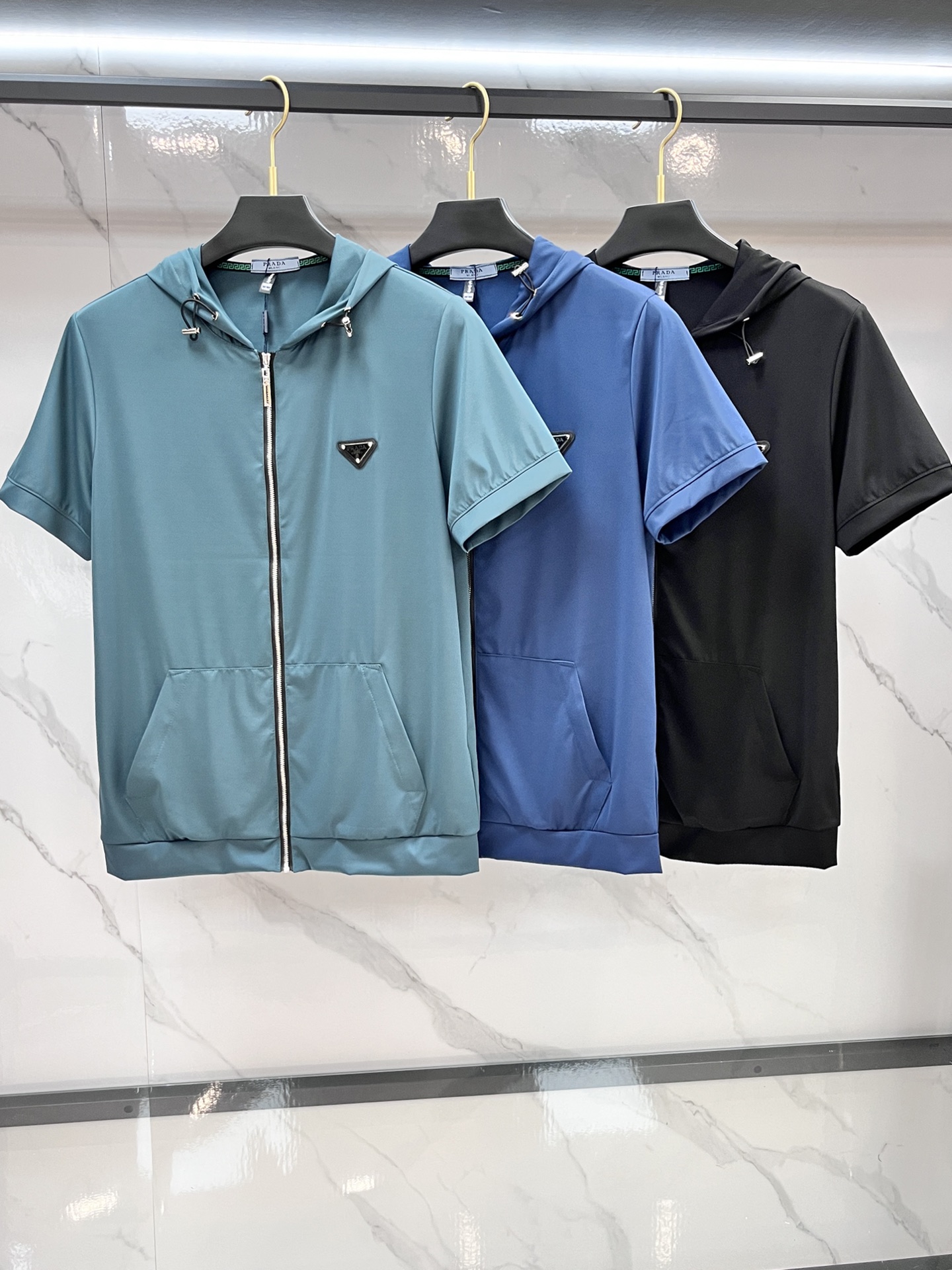 “Prada 2025 Multi-Time Wear Zipper: Classic Brand Letter Label for Foreign Trade Orders” - 图片 4