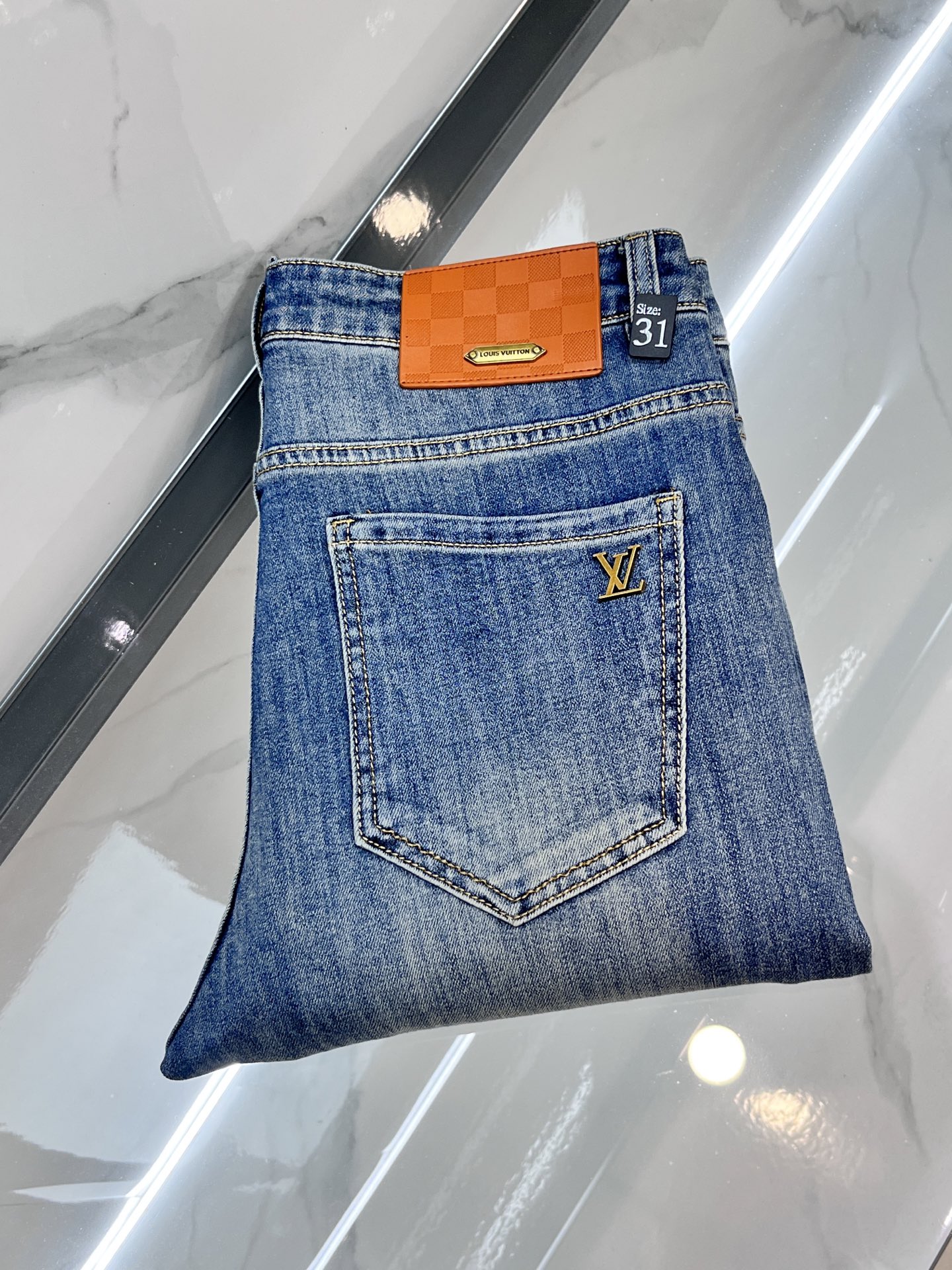 NO:487291,LV 2025SS early spring new thin heavy industry casual jeans, imported high-quality washing elastic fabric, comfortable, breathable and elastic upper body, customer-supplied hardware and auxiliary materials decoration, super positive style, full-quality order model, full-body handsome upper body ………………………………………………………………………………………………………………………………………………………………………………………………………………………………………………………………………………………………………………………………………………………………………………………………………………………………………………………………………………………………………………………19860909LV 2025SS早春新品薄款重工休闲牛仔裤,进口优质水洗弹力面料,上身舒适透气有弹力,客供五金辅料装饰,版型超正,全品相订单款,上身帅气十足 …………………………………………………… Size29-38,,louis vuitton,jeans,alexander wang,Men's clothing