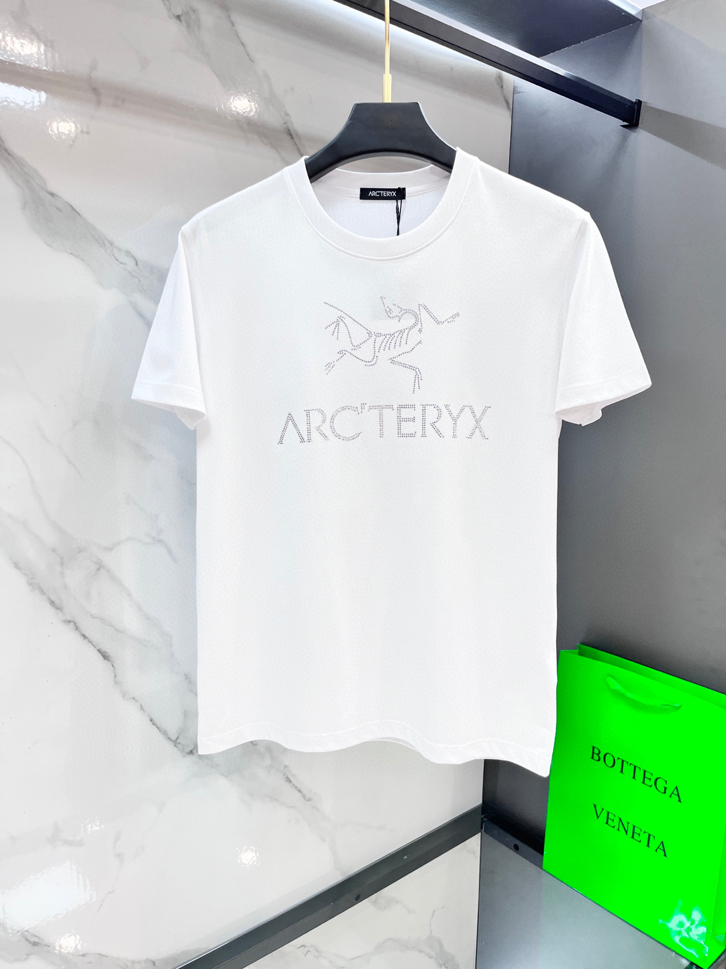 始祖鸟 2025春夏装欧洲GW专柜新款 走秀网红款定制 顶级原单时尚休闲短袖T恤。25ss潮人网红必备单