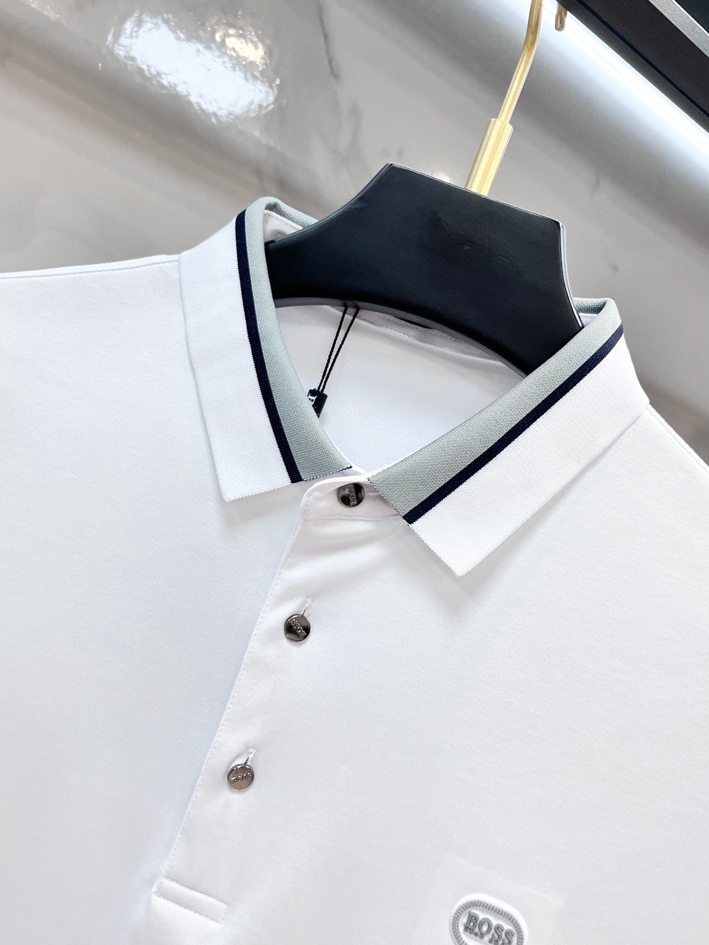 P552 BOSS 2025s Summer Men’s Business POLOs: Unique Texture and Quality Fabric - 图片 4