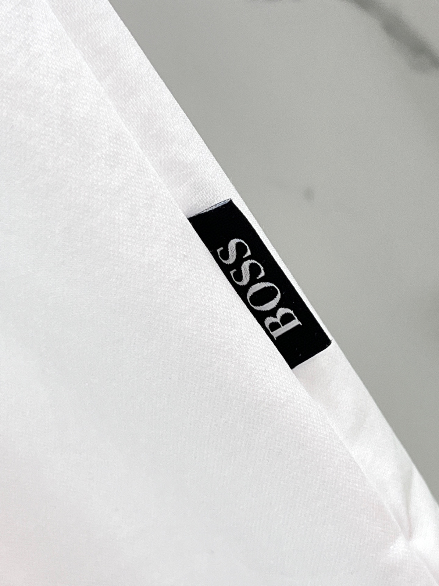 P552 BOSS 2025s Summer Men’s Business POLOs: Unique Texture and Quality Fabric - 图片 9