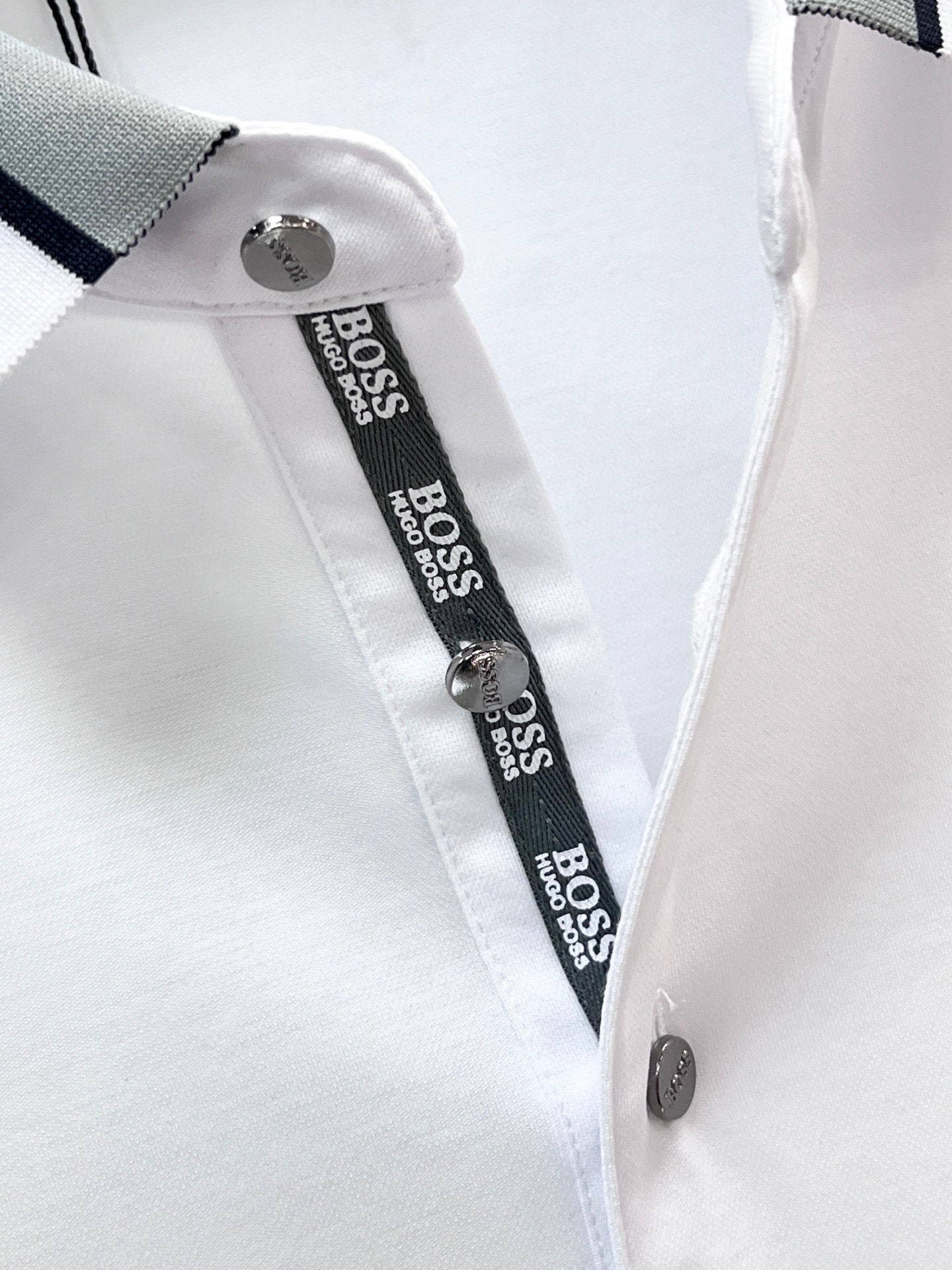 P552 BOSS 2025s Summer Men’s Business POLOs: Unique Texture and Quality Fabric - 图片 5
