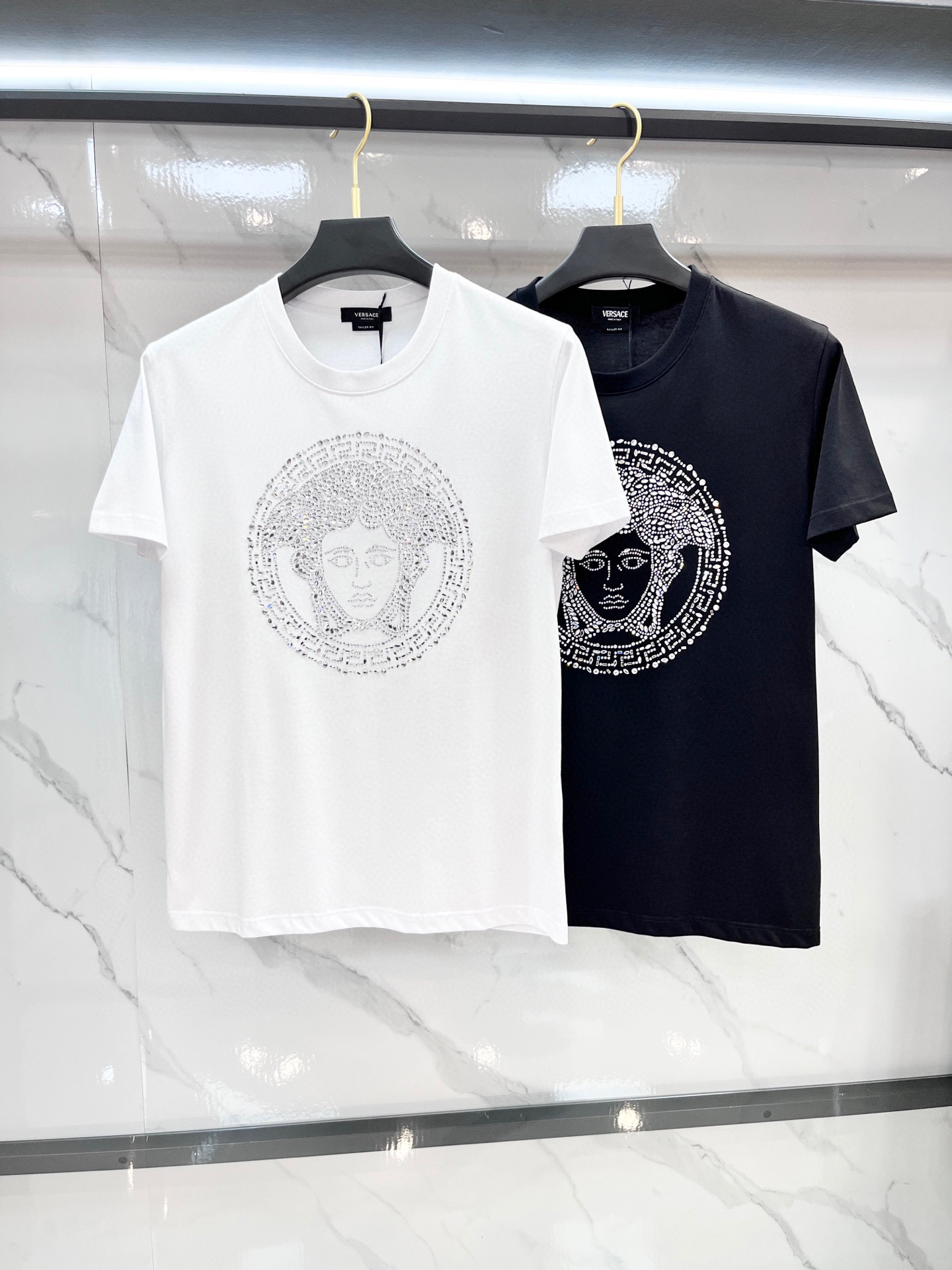 VERSACE/范思哲 2025春夏装欧洲GW专柜新款 走秀网红款定制 顶级原单时尚休闲短袖T恤。25s