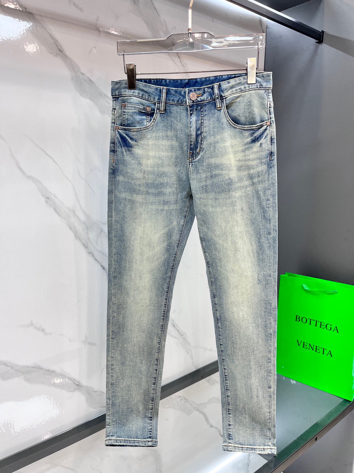  Gucci 2025SS早春新品薄款重工休闲牛仔裤👖，进口优质水洗弹力面料，上身舒适透气有弹力，客供五