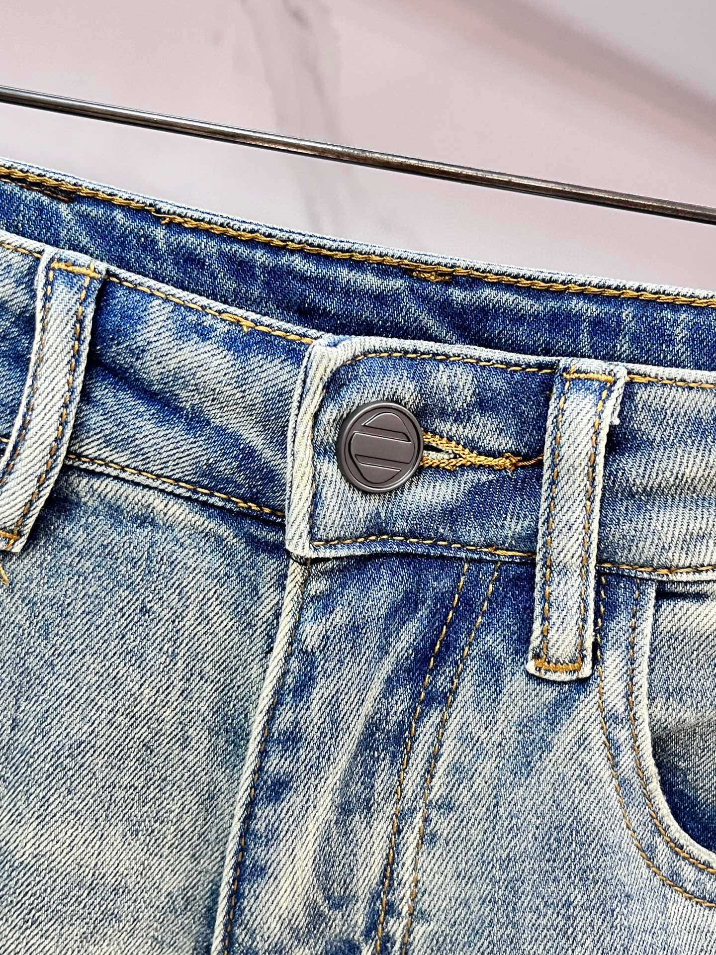 杰尼亚 2025SS早春新品薄款重工休闲牛仔裤👖，进口优质水洗弹力面料，上身舒适透气有弹力，客供五金辅料