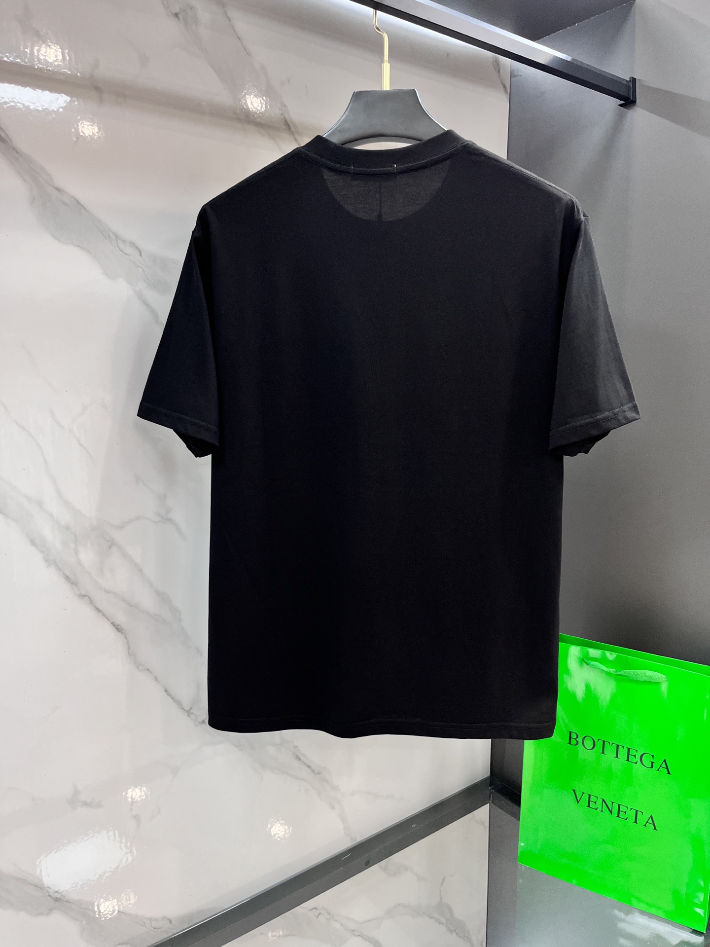 Gucci 2025早春最新品，同步有售，原单狠货，时尚休闲圆领短袖T恤，上身舒适！吸睛而有亮点，采用进