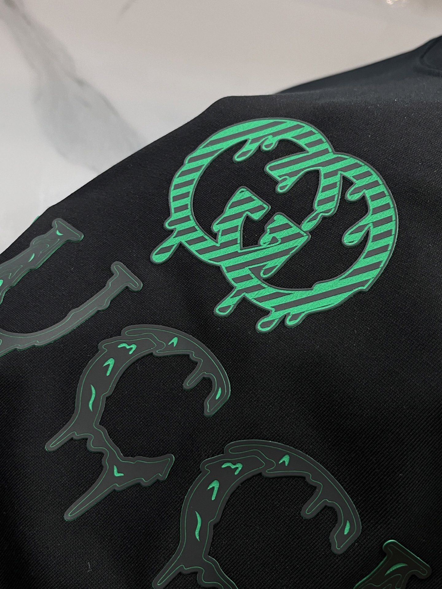 Gucci 2025早春最新品，同步有售，原单狠货，时尚休闲圆领短袖T恤，上身舒适！吸睛而有亮点，采用进