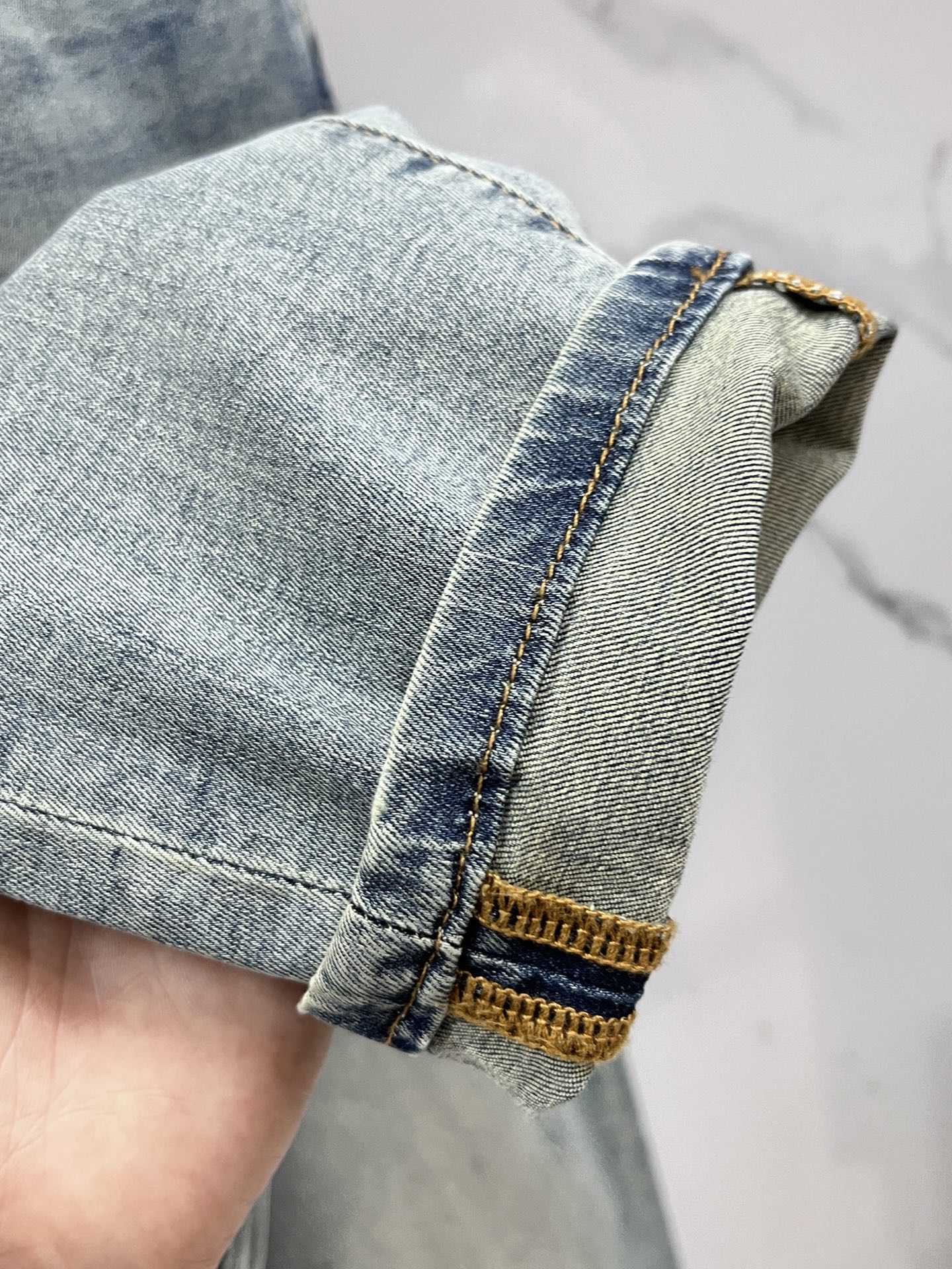 High-Quality Water-Washing Jeans with Hardware Decorations for Comfortable Wear - 图片 9