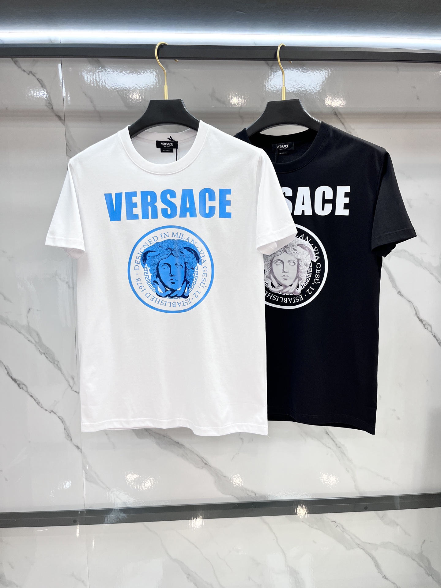 VERSACE/范思哲 2025春夏装欧洲GW专柜新款 走秀网红款定制 顶级原单时尚休闲短袖T恤。25s