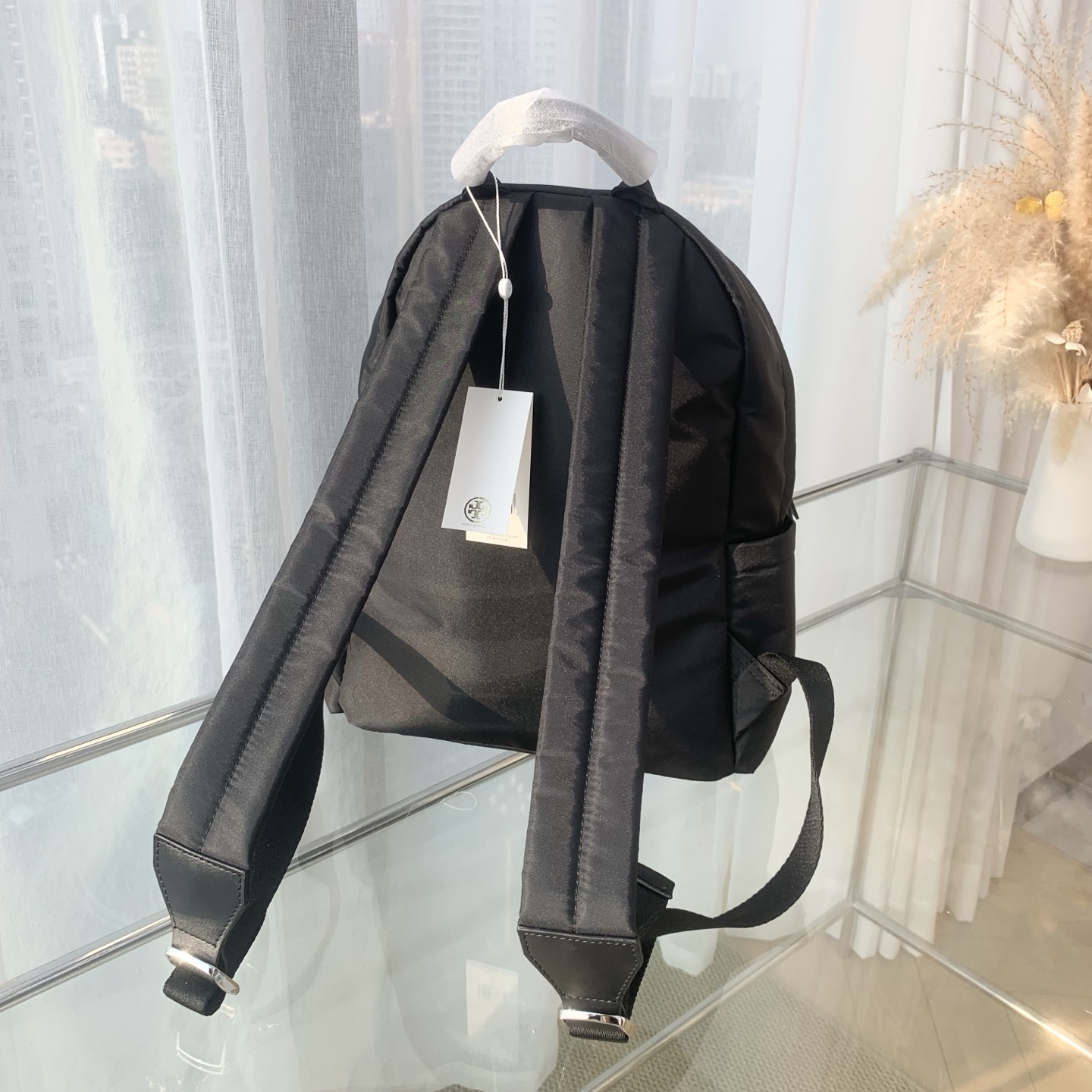 Tory Burch 黑色，尺寸28*33*10CM