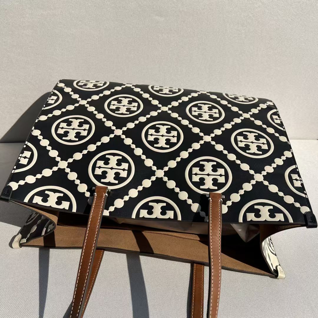 Tory Burch TB最新新 T MONOGRAM 压花托特包 T Monogram 图案 搭配压花皮革