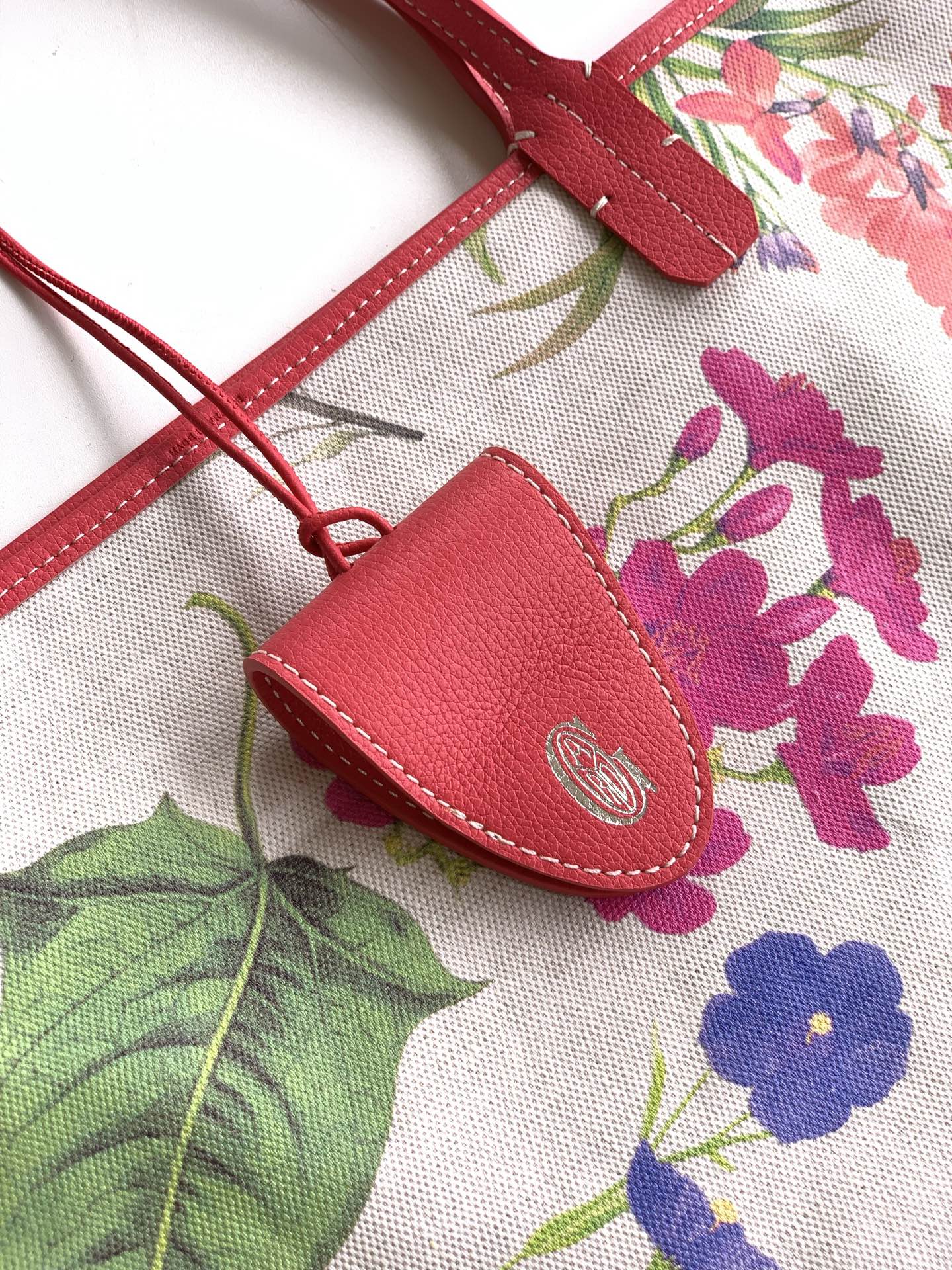 Goyard Saint Louis Rose Red Tote Bag, 2025 Limited Edition with Floral Canvas 7 i1745506549635 8621 0 5