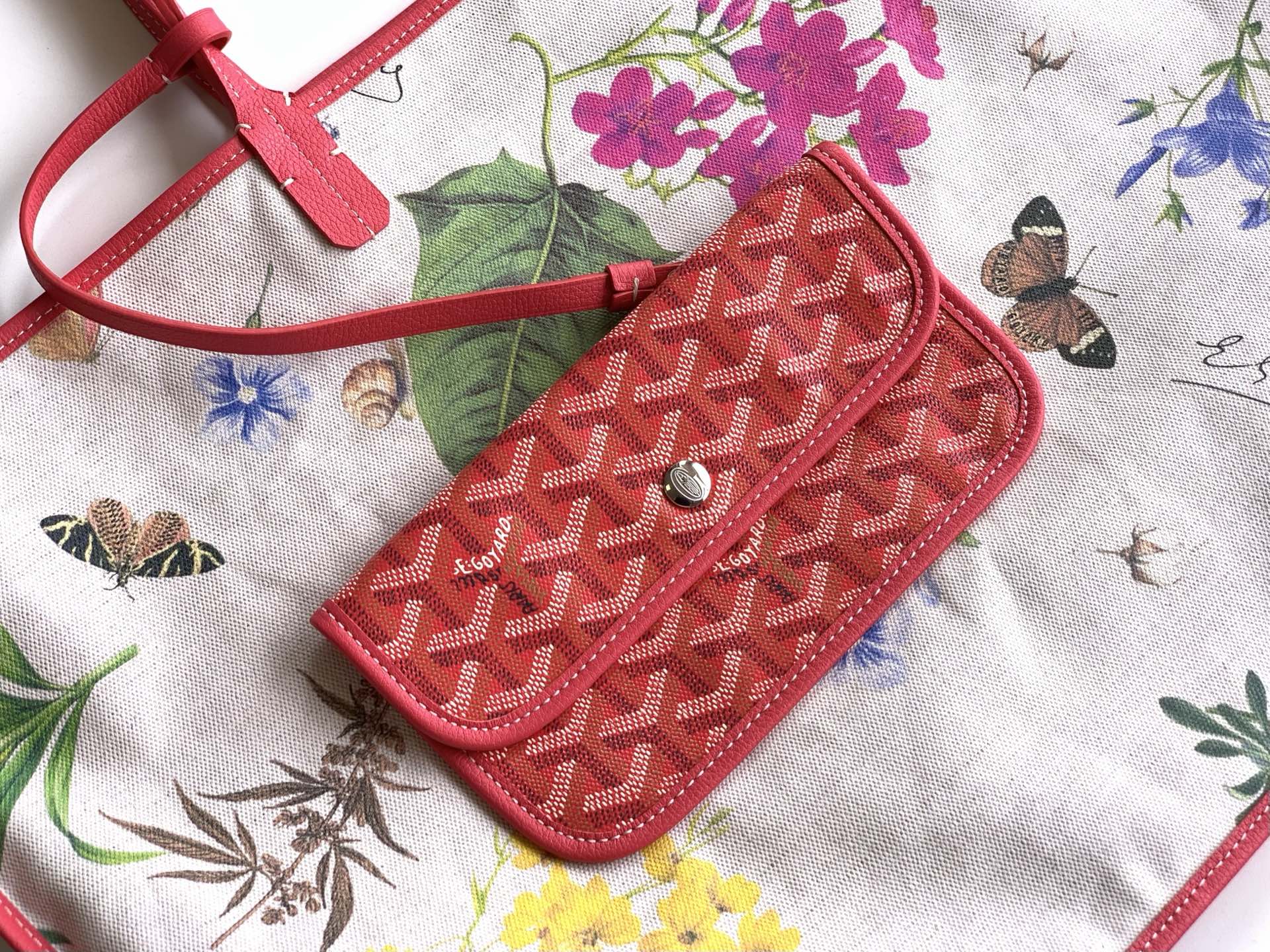 Goyard Saint Louis Rose Red Tote Bag, 2025 Limited Edition with Floral Canvas 8 i1745506550573 7278 0 6