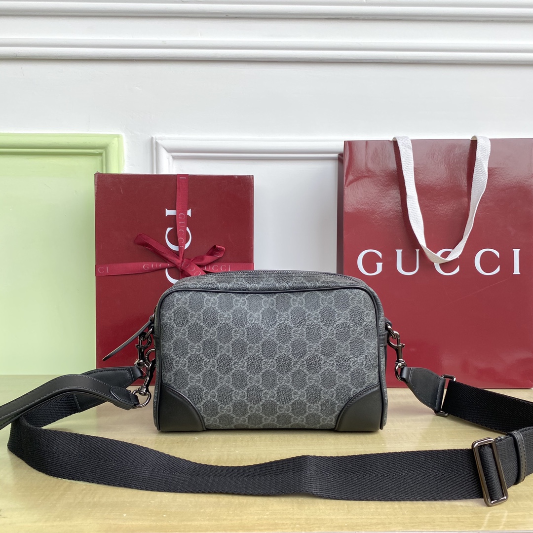 Gucci Men's GG Supreme Crossbody Bag, 23 cm, Brown