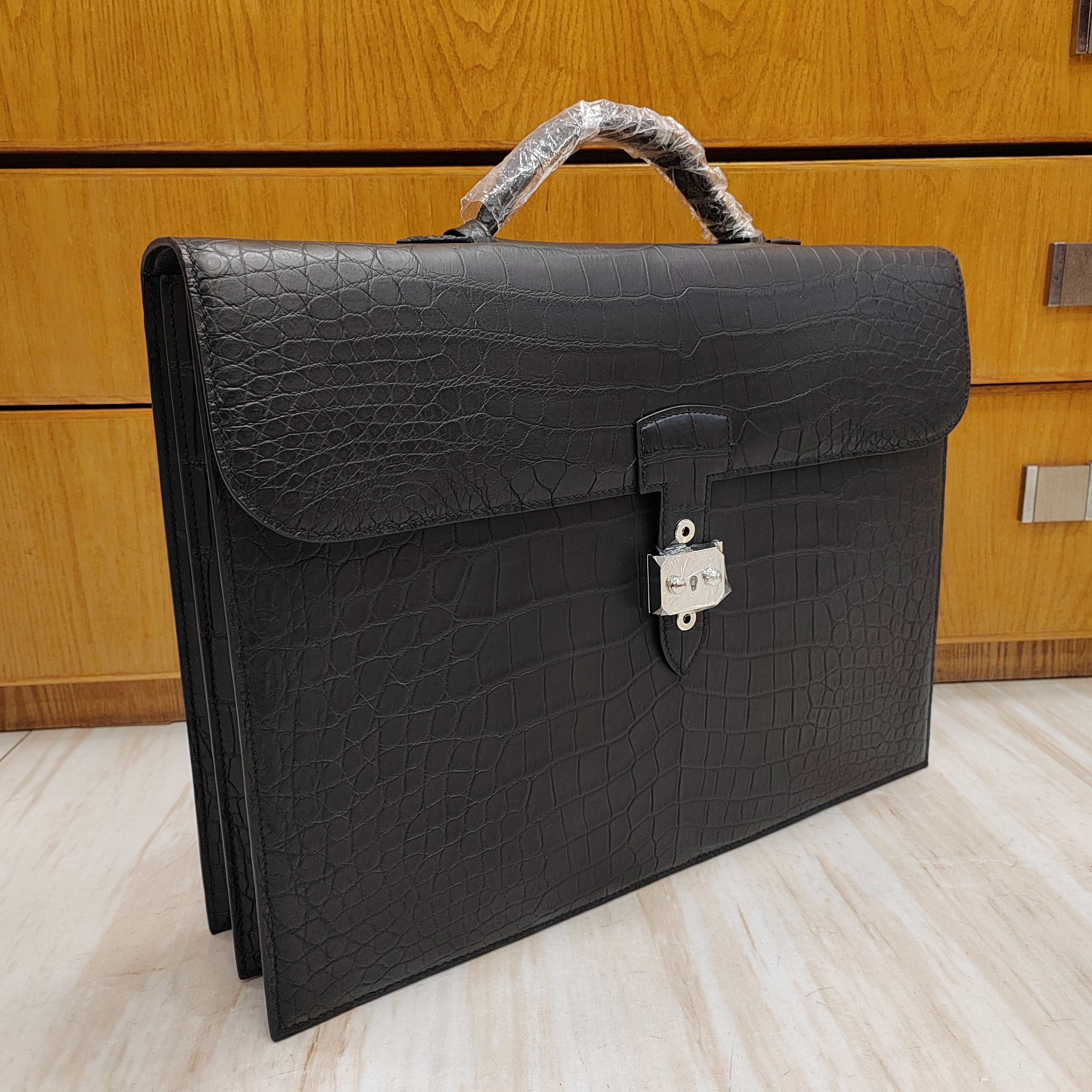Hermes Briefcase Black crocodile-embossed leather 37 27 8CM business