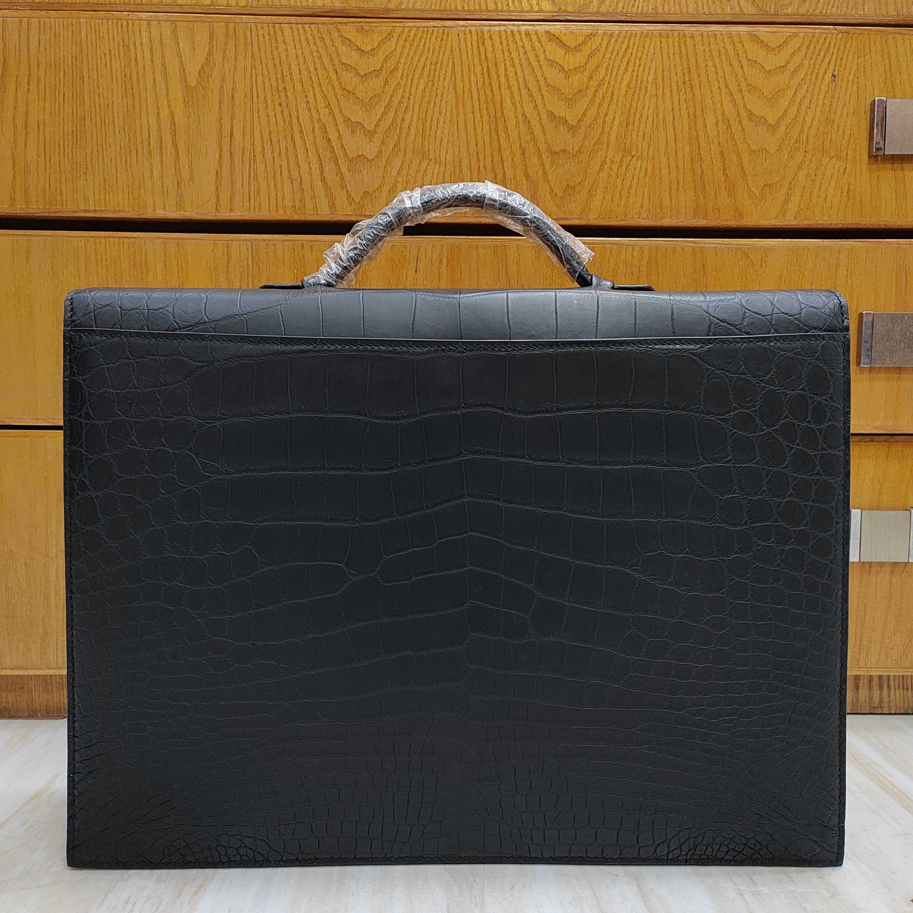 Hermes Briefcase Black crocodile-embossed leather 37 27 8CM business