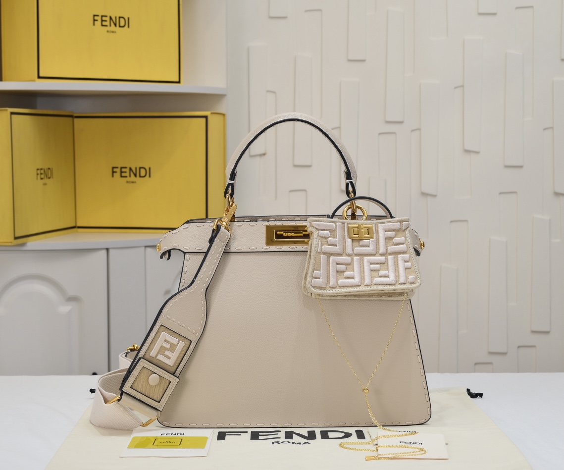 Fendi Peekaboo Taschen Handtaschen Silber