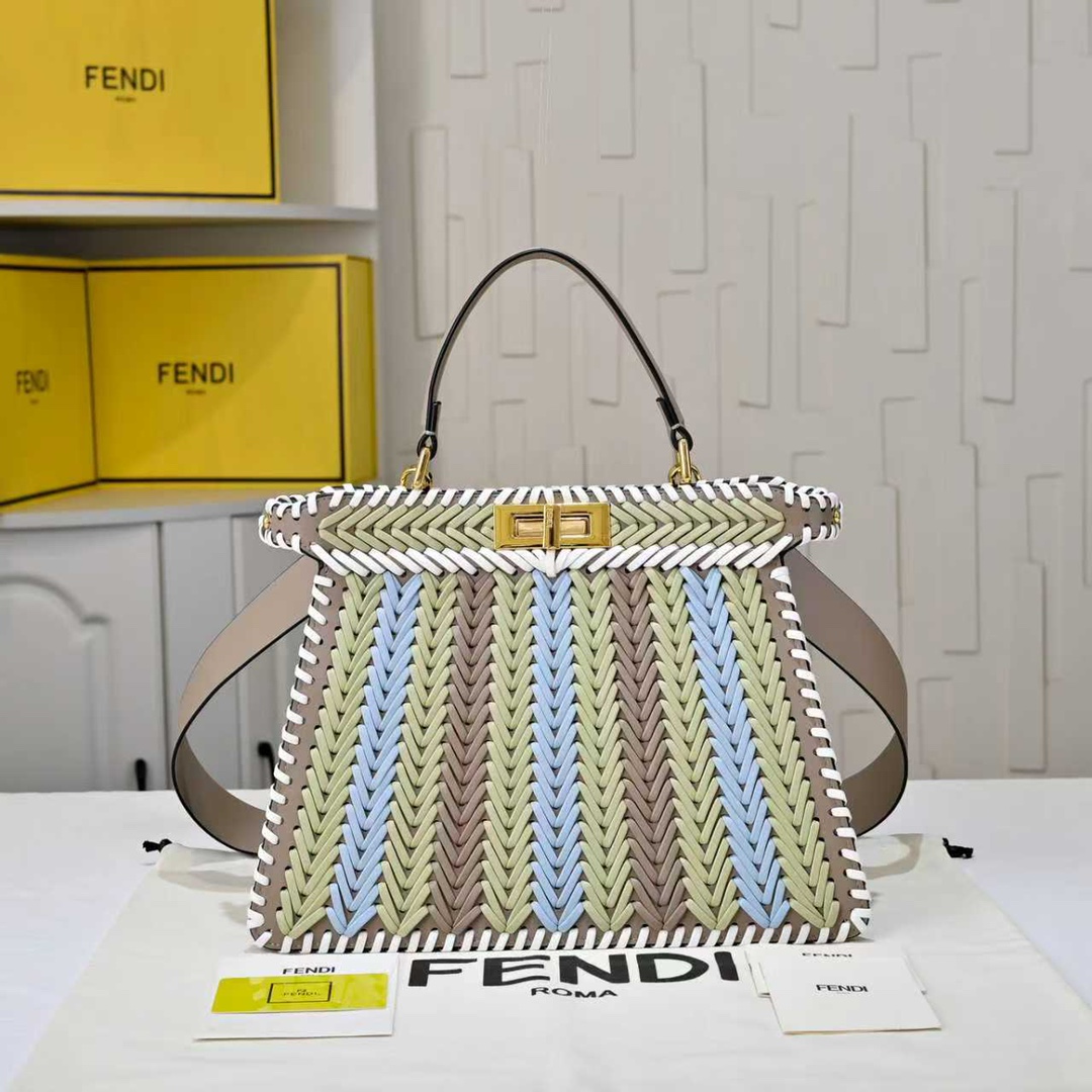 型号33200上新啦💗新款出货 ,现货首发Iconic Peekaboo ISeeU大号手袋,手工皮编织 型号33200上新啦💗新款出货 ,现货首发Iconic Peekaboo ISeeU大号手袋,手工皮编织