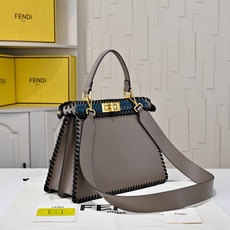 型号33200上新啦💗新款出货 ,现货首发Iconic Peekaboo ISeeU大号手袋,手工皮编织 型号33200上新啦💗新款出货 ,现货首发Iconic Peekaboo ISeeU大号手袋,手工皮编织