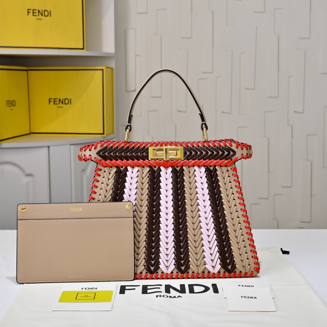 型号33200上新啦💗新款出货 ,现货首发Iconic Peekaboo ISeeU大号手袋,手工皮编织 型号33200上新啦💗新款出货 ,现货首发Iconic Peekaboo ISeeU大号手袋,手工皮编织