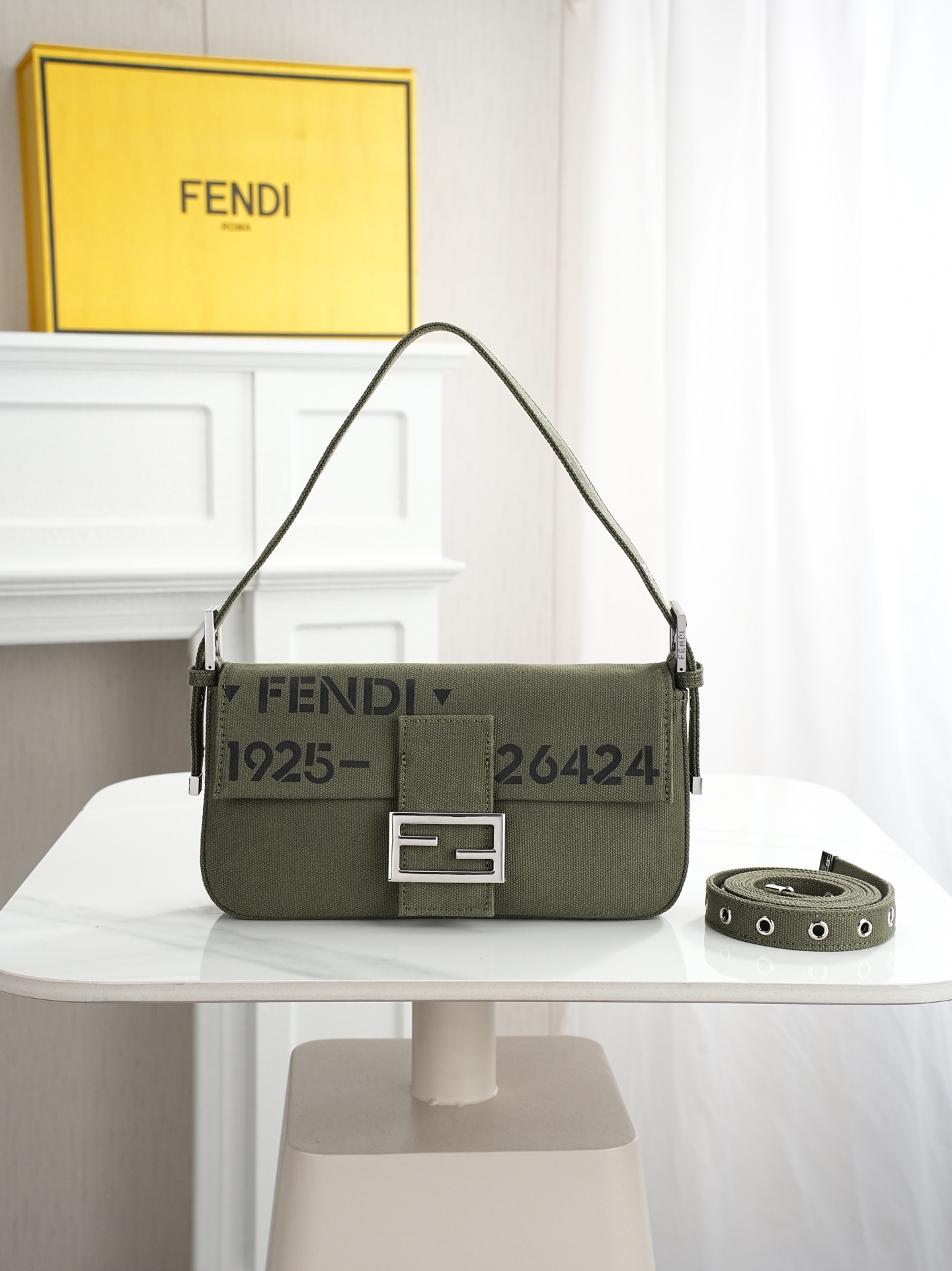 型号7702FEND1 vintage 超飒的中古法棍腋下包，今年腋下包是主流，妥妥的凹造型神器，很多时