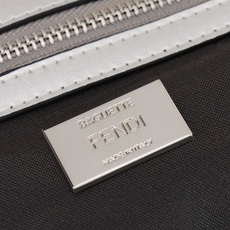 型号7731双F💎钻石法棍包Fendi BAGUETTE法棍🥖大号手袋,银色人造水晶FF图案,标志性中号 型号7731双F💎钻石法棍包Fendi BAGUETTE法棍🥖大号手袋,银色人造水晶FF图案,标志性中号