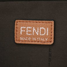 型号1117尺寸34*22cm 芬迪 Fendi Lui 男士斜挎包手提枕头包Lui的设计非常简洁,没有 型号1117尺寸34*22cm 芬迪 Fendi Lui 男士斜挎包手提枕头包Lui的设计非常简洁,没有