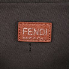 型号1117尺寸34*22cm 芬迪 Fendi Lui 男士斜挎包手提枕头包Lui的设计非常简洁,没有 型号1117尺寸34*22cm 芬迪 Fendi Lui 男士斜挎包手提枕头包Lui的设计非常简洁,没有