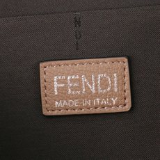 型号1117尺寸34*22cm 芬迪 Fendi Lui 男士斜挎包手提枕头包Lui的设计非常简洁,没有 型号1117尺寸34*22cm 芬迪 Fendi Lui 男士斜挎包手提枕头包Lui的设计非常简洁,没有