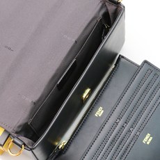 配盒子,型号80020,2022早春新款芬迪 𝐅𝐄𝐍𝐃𝐈 链条款三件套迷你翻盖式链条手袋,全牛皮制作烫印 配盒子,型号80020,2022早春新款芬迪 𝐅𝐄𝐍𝐃𝐈 链条款三件套迷你翻盖式链条手袋,全牛皮制作烫印