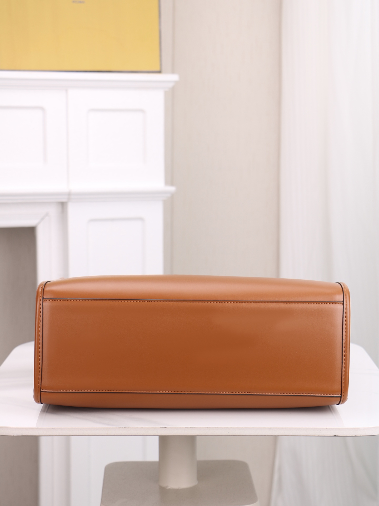 （质量升级 两条肩带 手工穿孔的） 出货咯。小号全新size shine tote FÉŃĎI TOTE