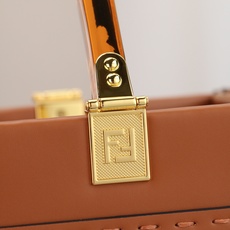 出货咯。小号全新size shine tote FÉŃĎI TOTE 托特包“阳光手提袋”简单字母LOG 出货咯。小号全新size shine tote FÉŃĎI TOTE 托特包“阳光手提袋”简单字母LOG