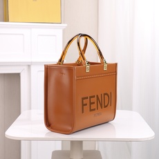 出货咯。小号全新size shine tote FÉŃĎI TOTE 托特包“阳光手提袋”简单字母LOG 出货咯。小号全新size shine tote FÉŃĎI TOTE 托特包“阳光手提袋”简单字母LOG