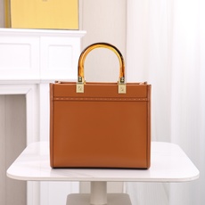 出货咯。小号全新size shine tote FÉŃĎI TOTE 托特包“阳光手提袋”简单字母LOG 出货咯。小号全新size shine tote FÉŃĎI TOTE 托特包“阳光手提袋”简单字母LOG