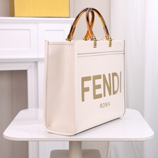 (质量升级 两条肩带 手工穿孔的) 出货咯。小号全新size shine tote FÉŃĎI TOTE (质量升级 两条肩带 手工穿孔的) 出货咯。小号全新size shine tote FÉŃĎI TOTE