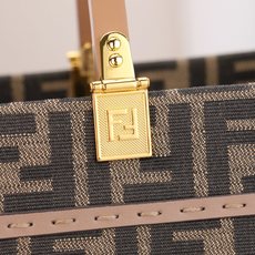 中号,77120FÉŃĎI TOTE 托特包“阳光手提袋”经典双F老花包身,双手柄是整个包包最大焦点,单 中号,77120FÉŃĎI TOTE 托特包“阳光手提袋”经典双F老花包身,双手柄是整个包包最大焦点,单
