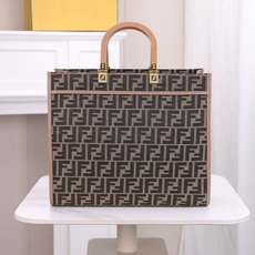 中号,77120FÉŃĎI TOTE 托特包“阳光手提袋”经典双F老花包身,双手柄是整个包包最大焦点,单 中号,77120FÉŃĎI TOTE 托特包“阳光手提袋”经典双F老花包身,双手柄是整个包包最大焦点,单