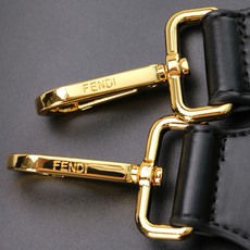 回货【FENDI x-lite】Peekaboo系列手袋10周年而诞生的全新Peekaboo X-Lit 回货【FENDI x-lite】Peekaboo系列手袋10周年而诞生的全新Peekaboo X-Lit
