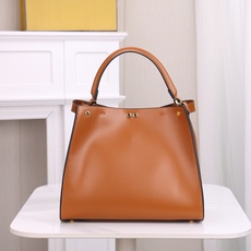 回货【FENDI x-lite】Peekaboo系列手袋10周年而诞生的全新Peekaboo X-Lit 回货【FENDI x-lite】Peekaboo系列手袋10周年而诞生的全新Peekaboo X-Lit