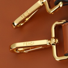 回货【FENDI x-lite】Peekaboo系列手袋10周年而诞生的全新Peekaboo X-Lit 回货【FENDI x-lite】Peekaboo系列手袋10周年而诞生的全新Peekaboo X-Lit